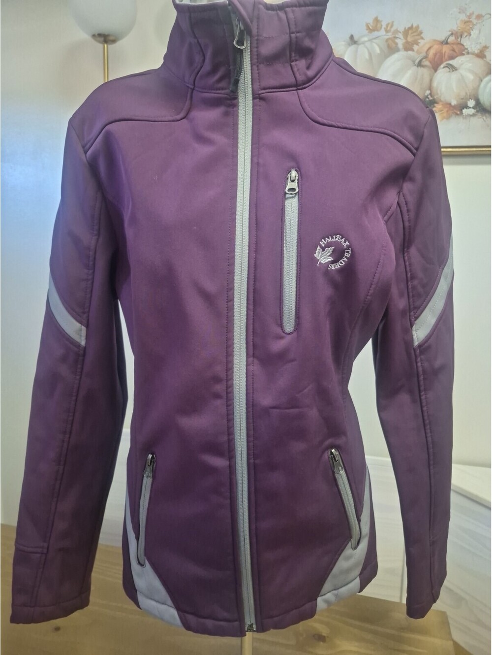 Halifax Traders Womens purple Size Medium Full Zip Long Sleeve Softshell Jacket